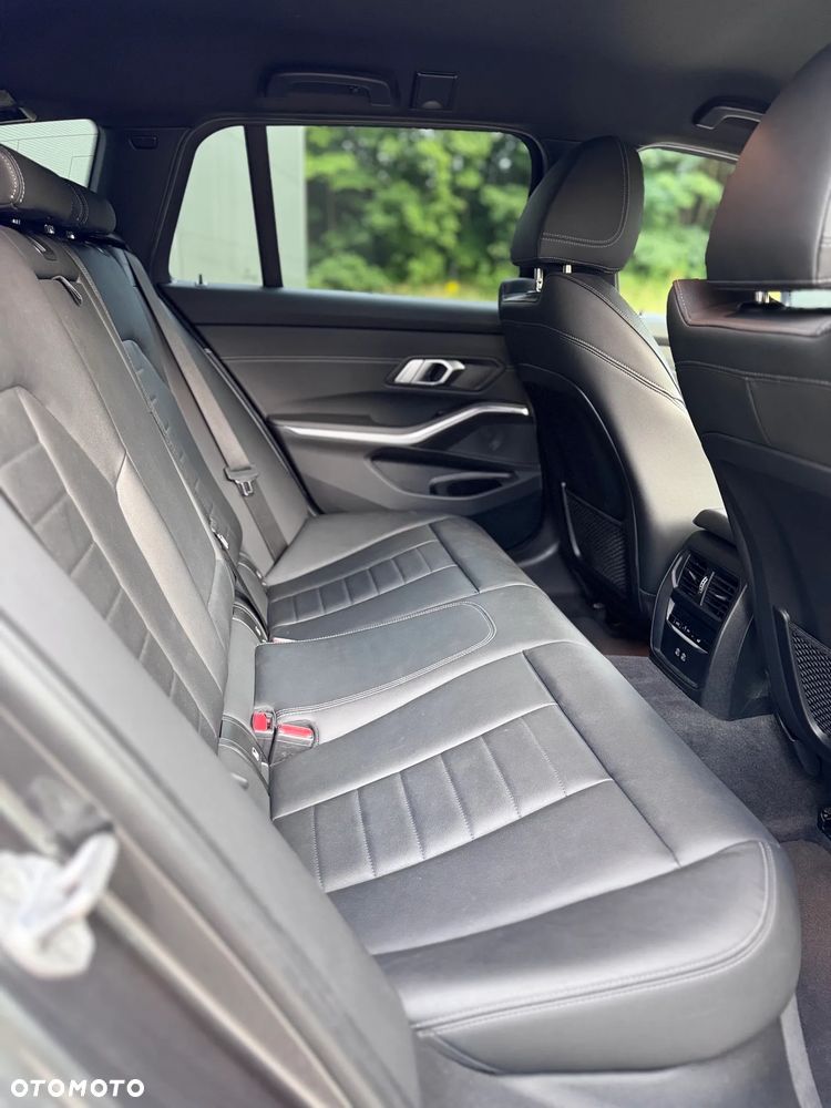 BMW Seria 3 320d xDrive MHEV M Sport sport - 21