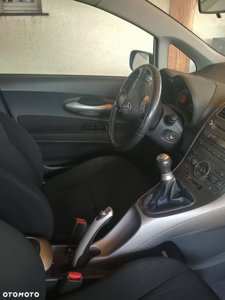 Toyota Auris 1.4 D-4D 2010 - 2