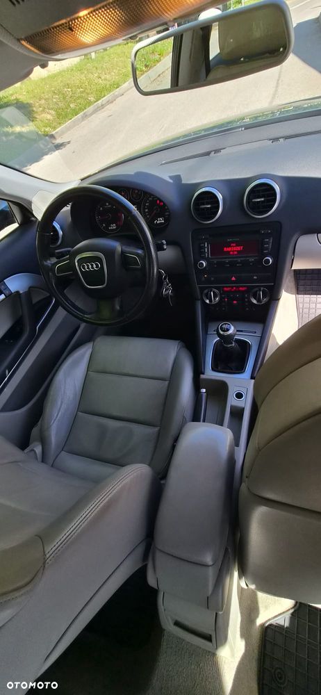 Audi A3 3-drzwiowe 1.6 TDI DPF Attraction - 18