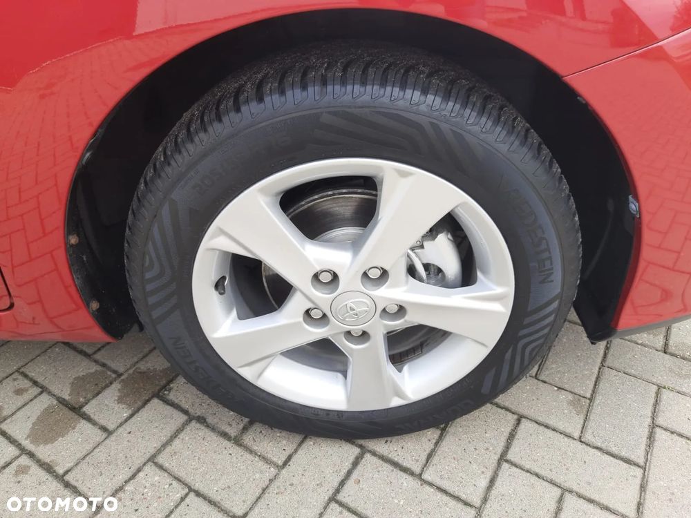 Toyota Auris 1.33 Dual-VVT-i - 28