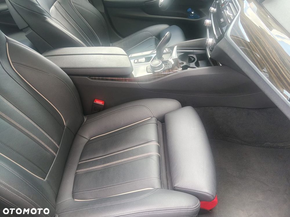 BMW Seria 5 520d Luxury Line - 10