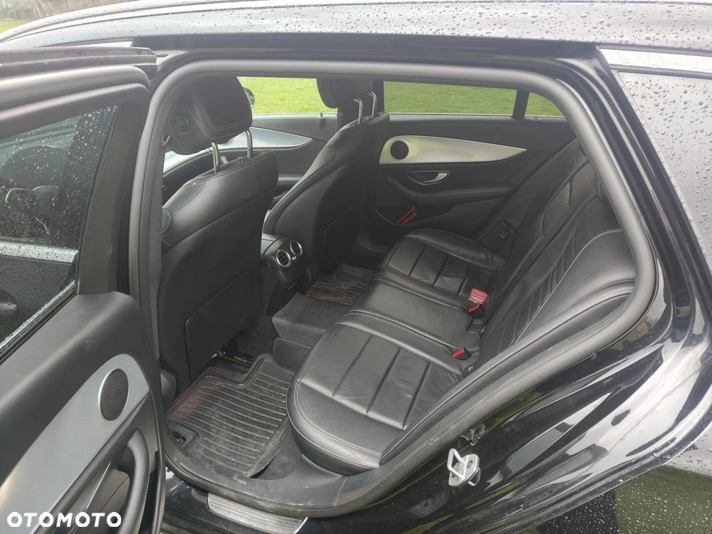 Mercedes-Benz Klasa E 300 de 4Matic 9G-TRONIC - 10