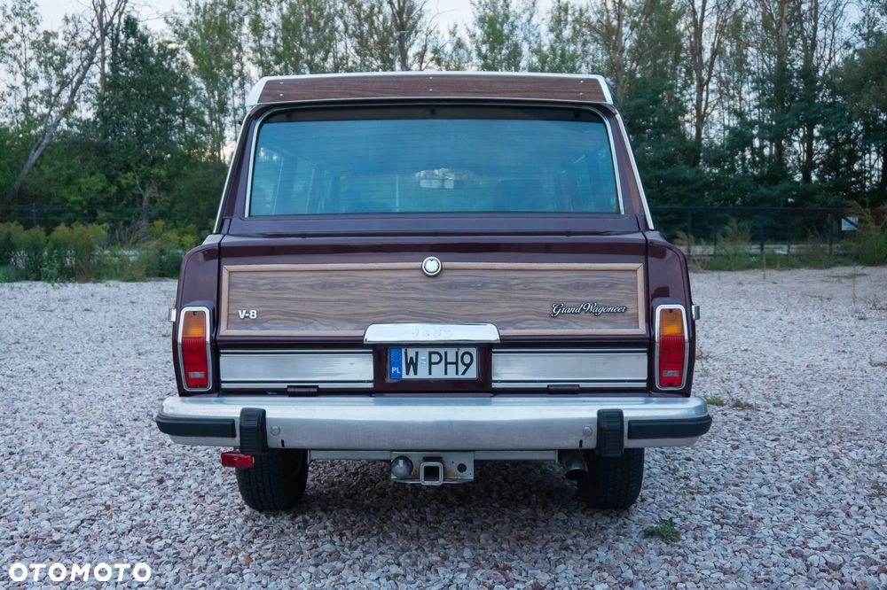 Jeep Wagoneer - 5