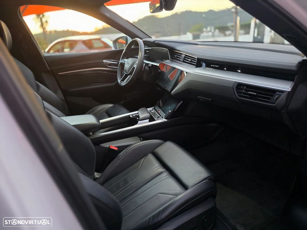 Audi Q8 e-Tron 50 quattro S line - 8