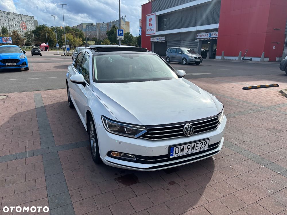 Volkswagen Passat - 11