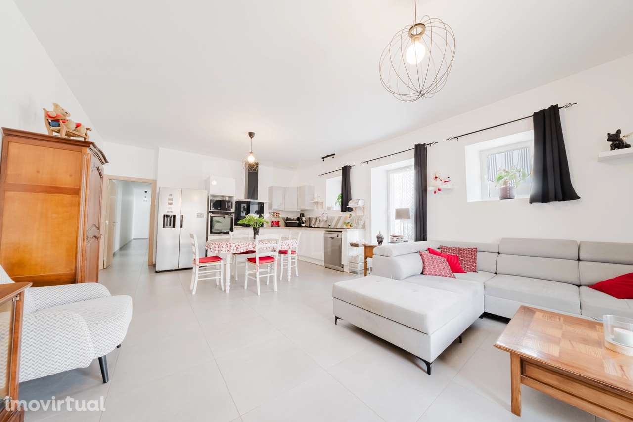 Moradia Térrea Renovada com Terreno Amplo – Próxima das Caldas da R... - Grande imagem: 5/40