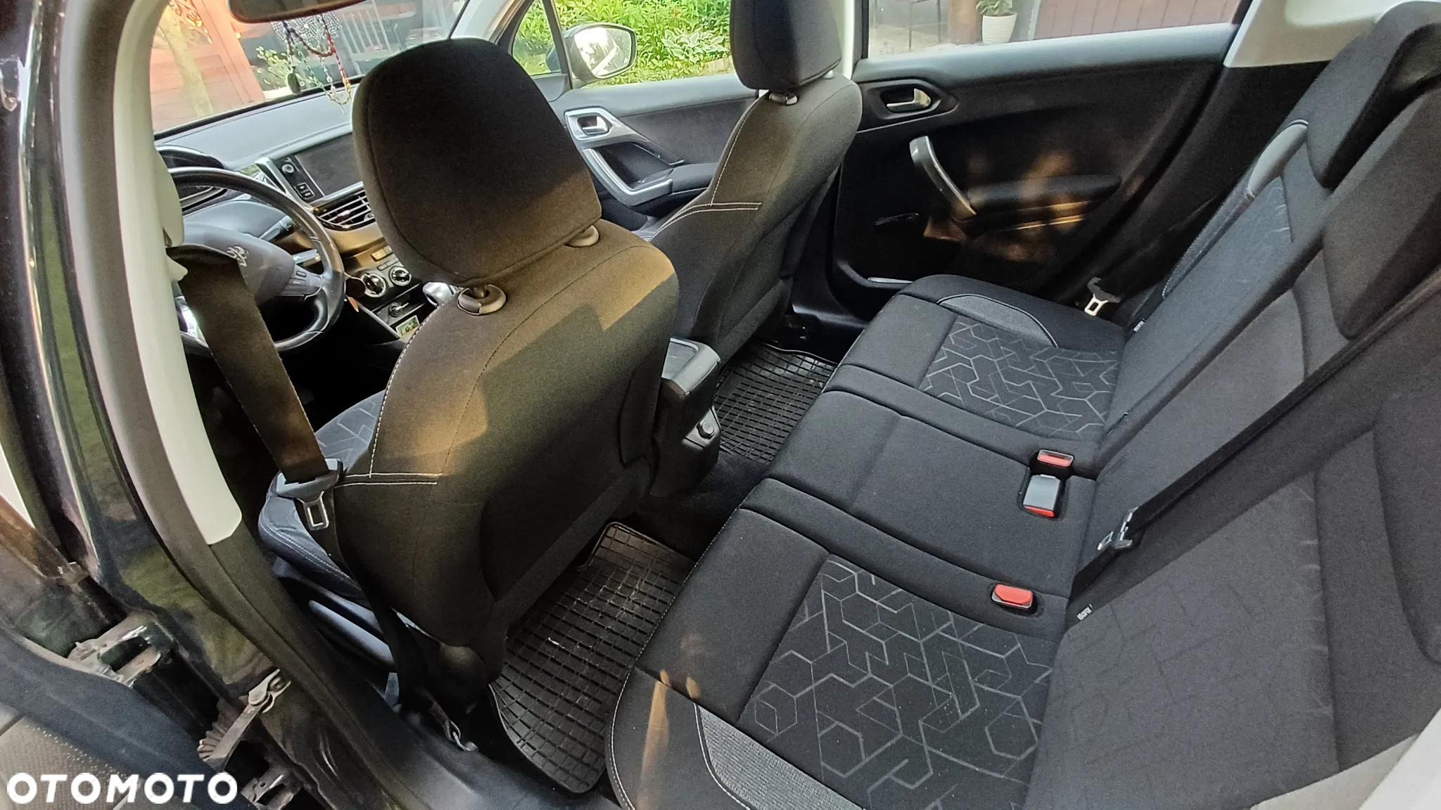 Peugeot 2008 1.2 Pure Tech GPF Active S&S - 14