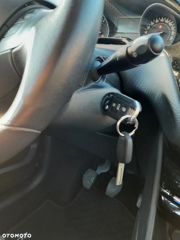 Peugeot 2008 - 14