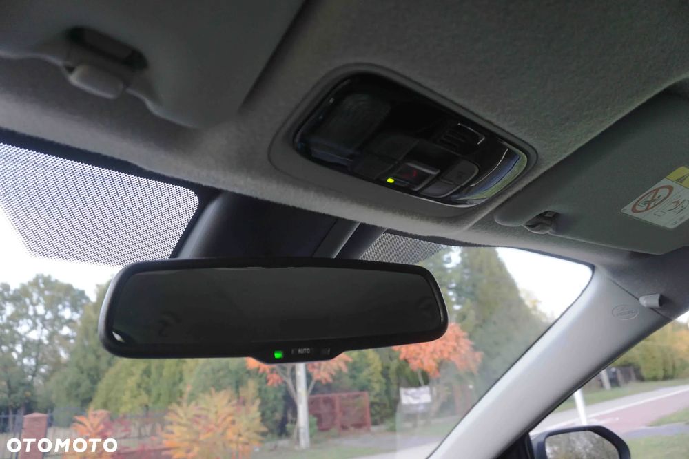 Toyota Yaris Hybrid 1.5 Style - 24