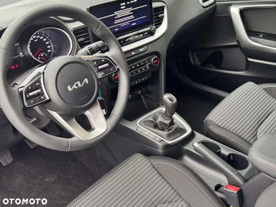 Kia XCeed - 8