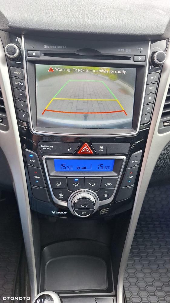 Hyundai i30 blue 1.6 CRDi Passion - 11