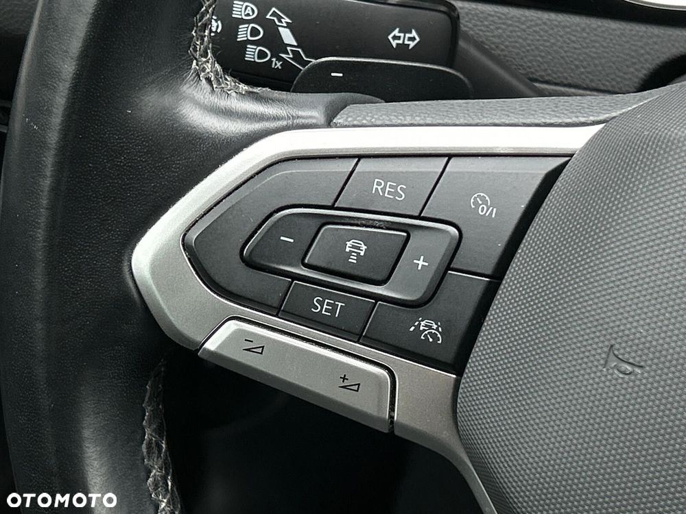 Volkswagen Passat Variant 2.0 TDI EVO Elegance DSG - 22