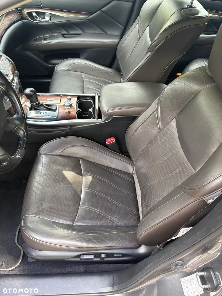 Infiniti Q70 Hybrid GT Premium - 22