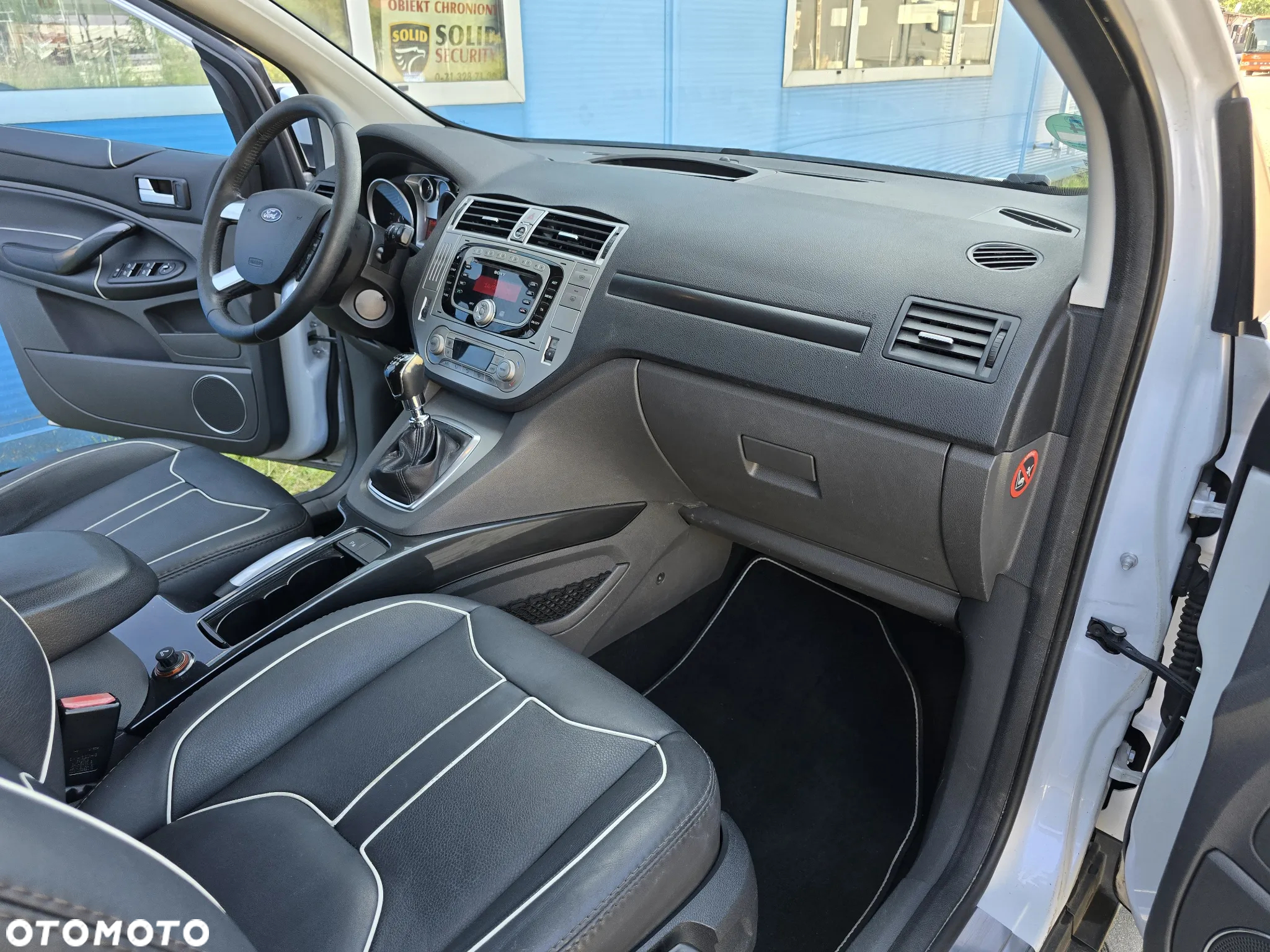Ford Kuga 2.0 TDCi 2x4 Titanium - 12