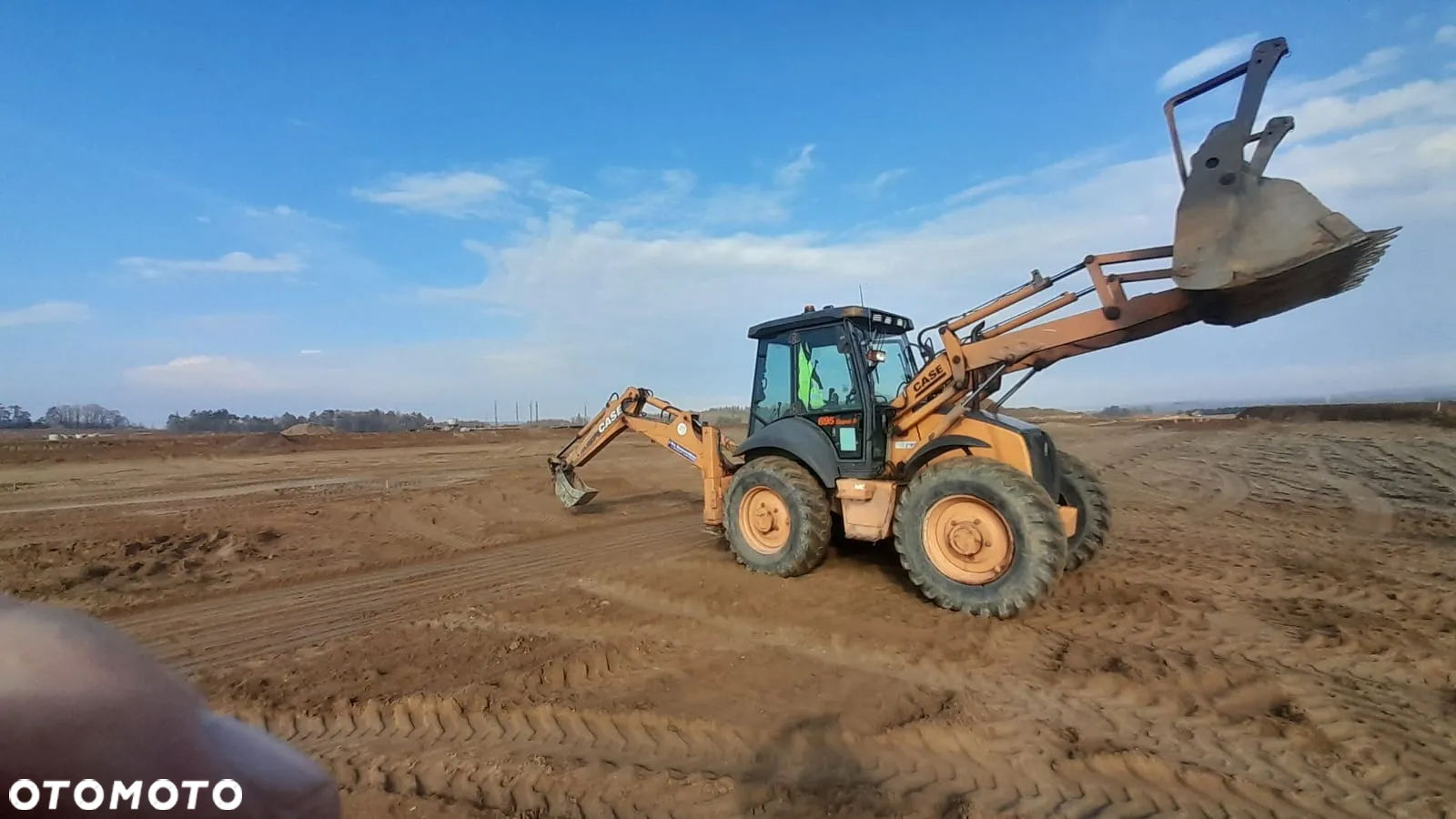 Case 695R - 5