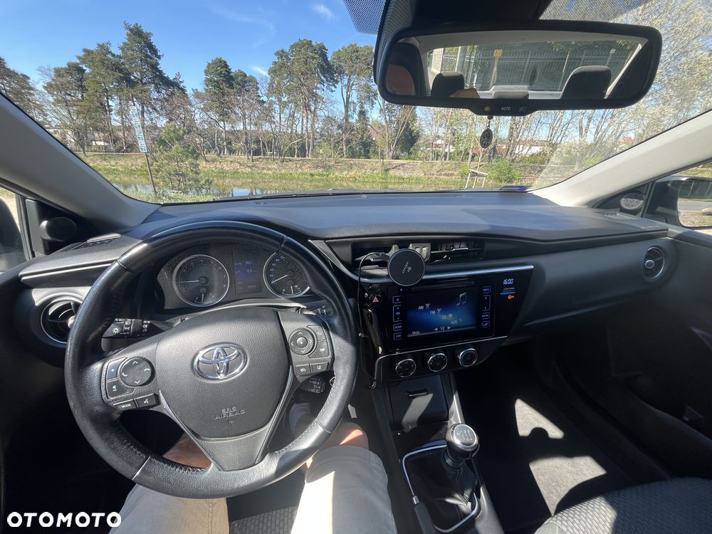 Toyota Corolla - 11