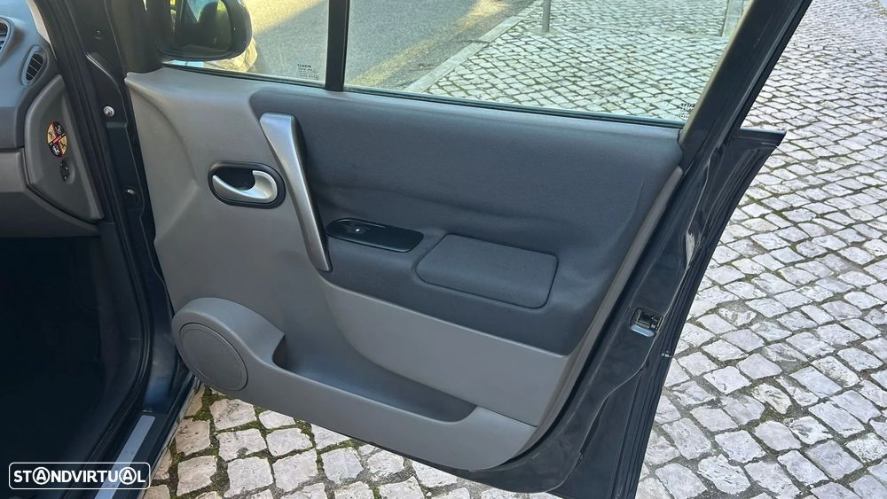 Renault Scénic 1.5 dCi Dynamique S - 17