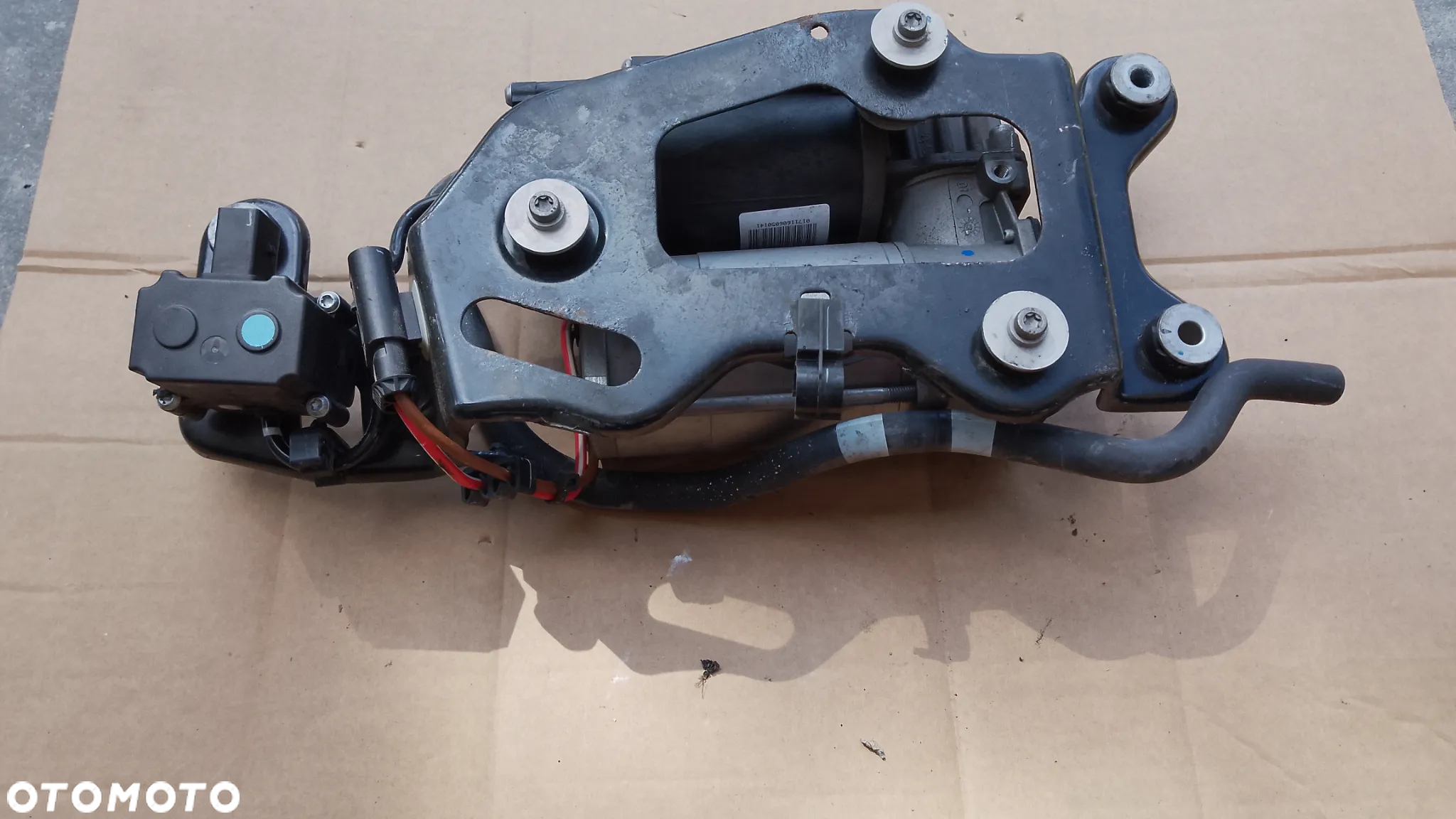 BMW X5 F15 3.0D KOMPRESOR ZAWIESZENIABMW X5 F15 3.0D KOMPRESOR ZAWIESZENIA 6875177 - 3