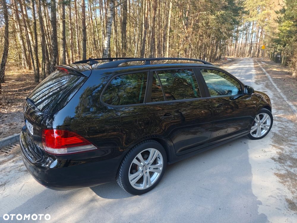 Volkswagen Golf 2.0 TDI DPF MATCH - 21