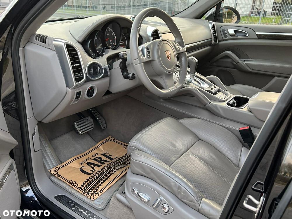Porsche Cayenne Turbo Tiptronic S - 13