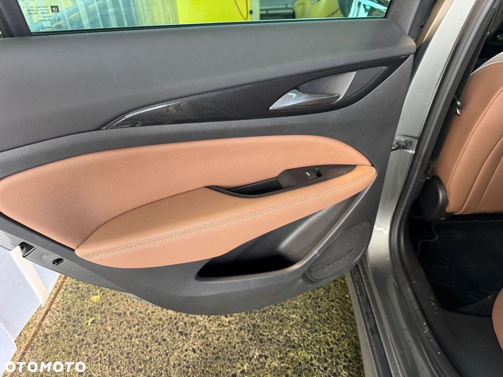 Opel Insignia Sports Tourer 2.0 BiTurbo Diesel 4x4 Ultimate Exclusive - 25