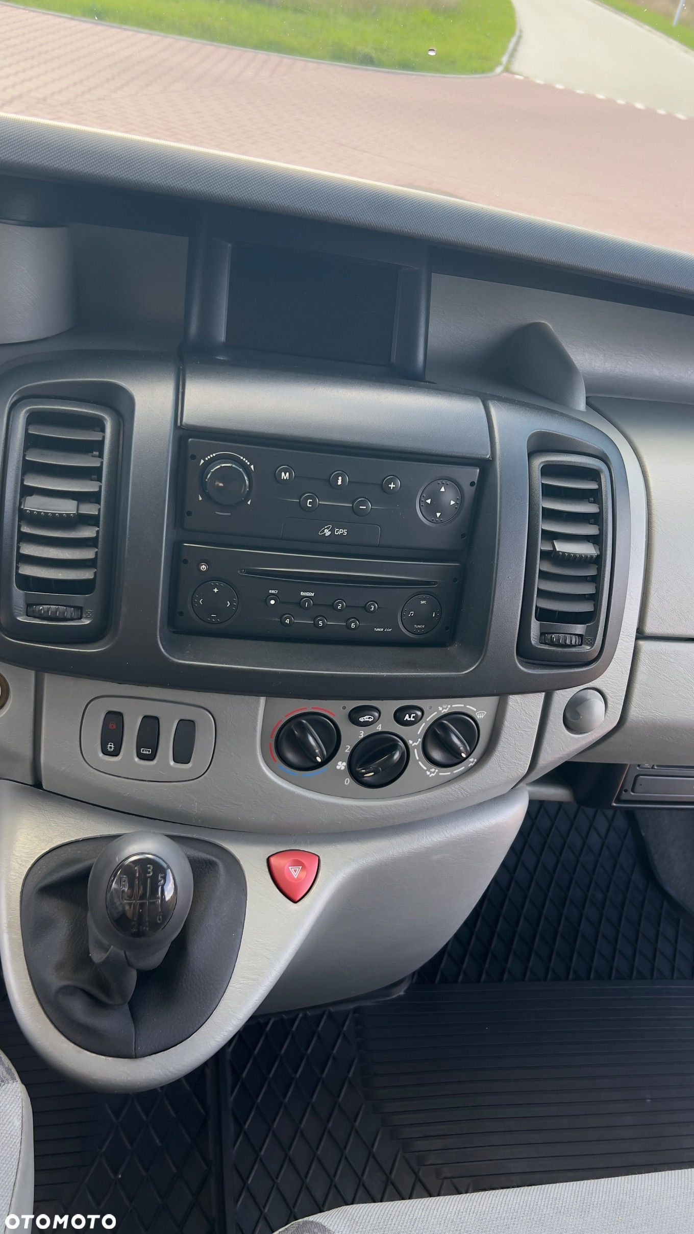 Renault Trafic dCi Passenger - 27