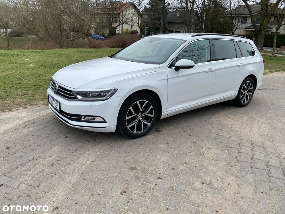 Volkswagen Passat - 1