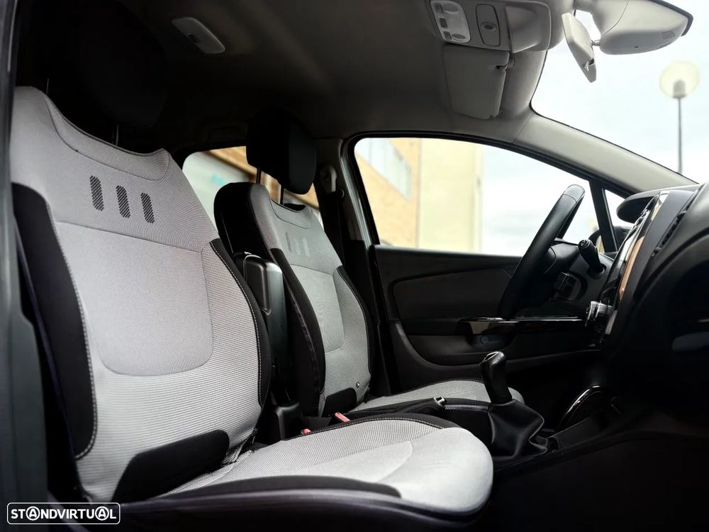 Renault Captur 0.9 TCE Exclusive - 11