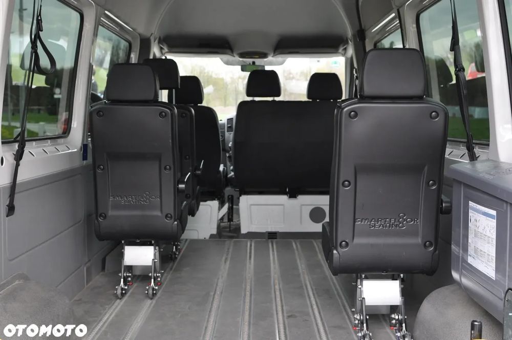 Volkswagen Crafter - 11