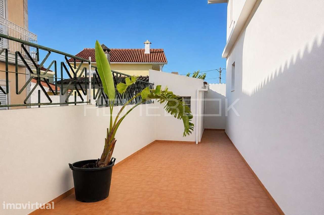 Moradia renovada com licença AL nas Quintinhas na Charneca da Caparica - Grande imagem: 4/31