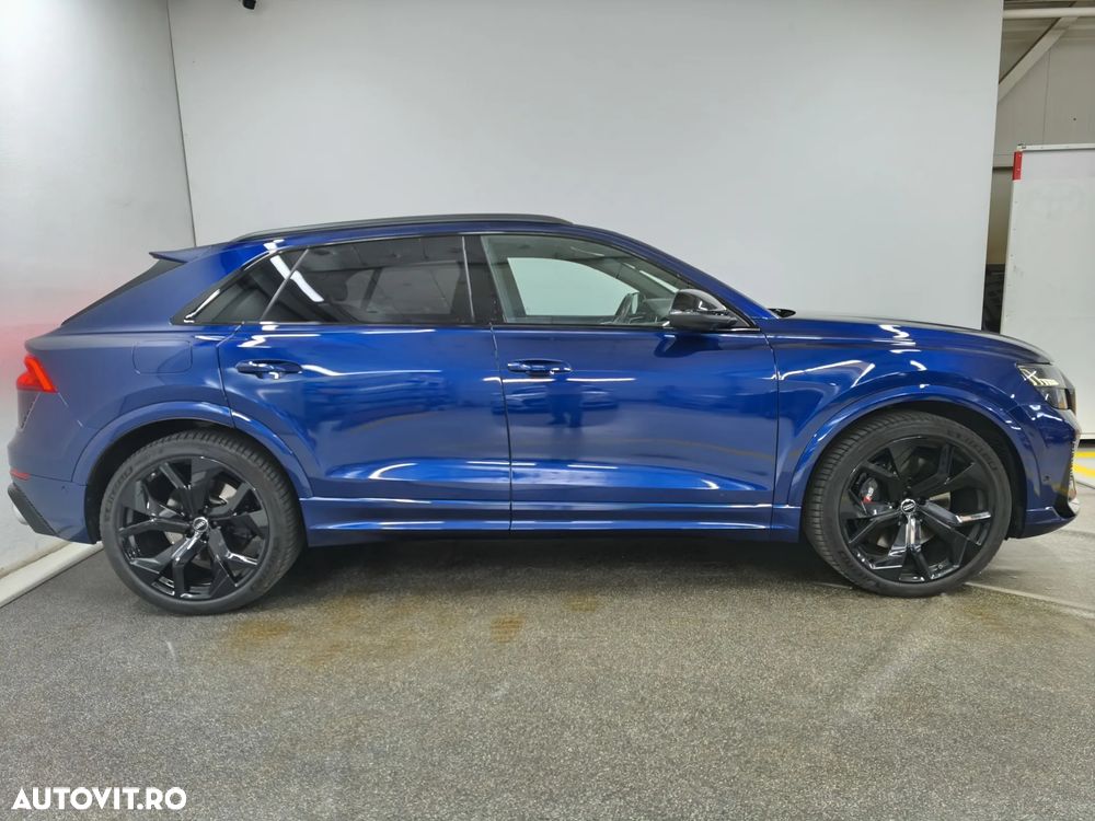 Audi RS Q8 - 7