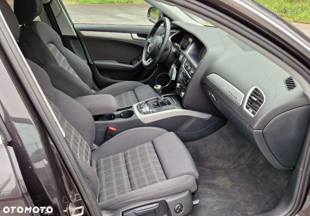 Audi A4 Avant 2.0 TDI DPF quattro S line Sportpaket - 28