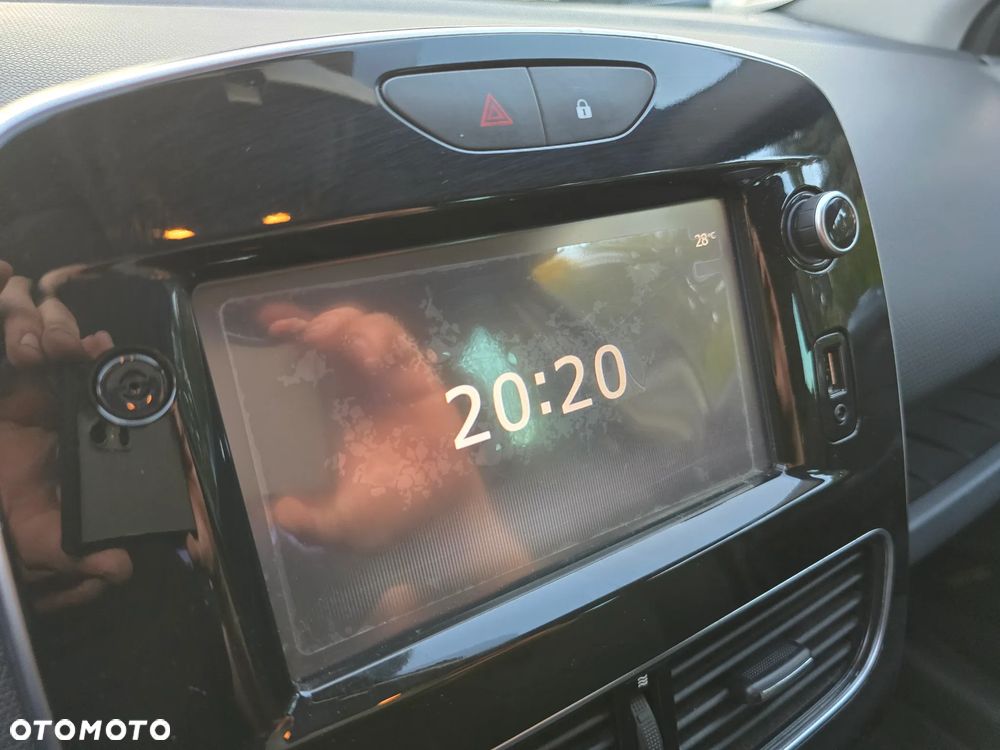 Renault Clio - 21