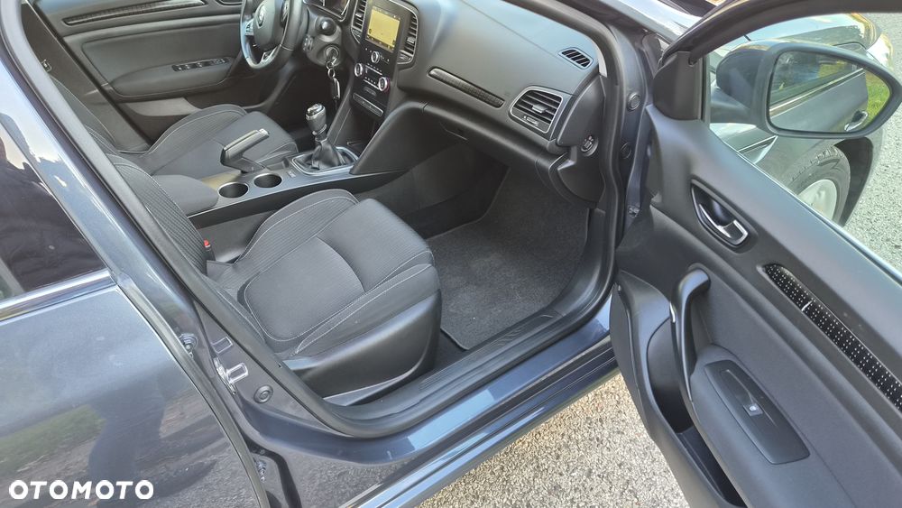 Renault Megane ENERGY TCe 100 PLAY - 19