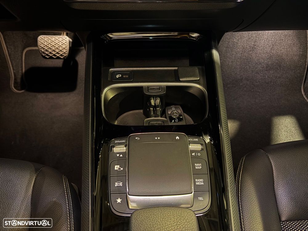 Mercedes-Benz GLA 180 7G-DCT - 19