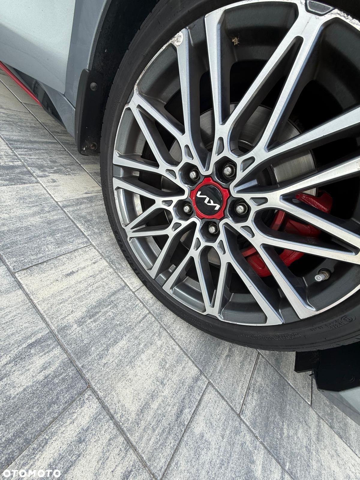 Kia ProCeed 1.6 T-GDI GT DCT - 17