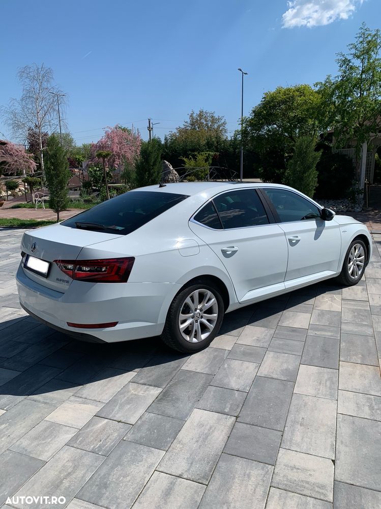 Skoda Superb 2.0 TDI DSG L&K - 9
