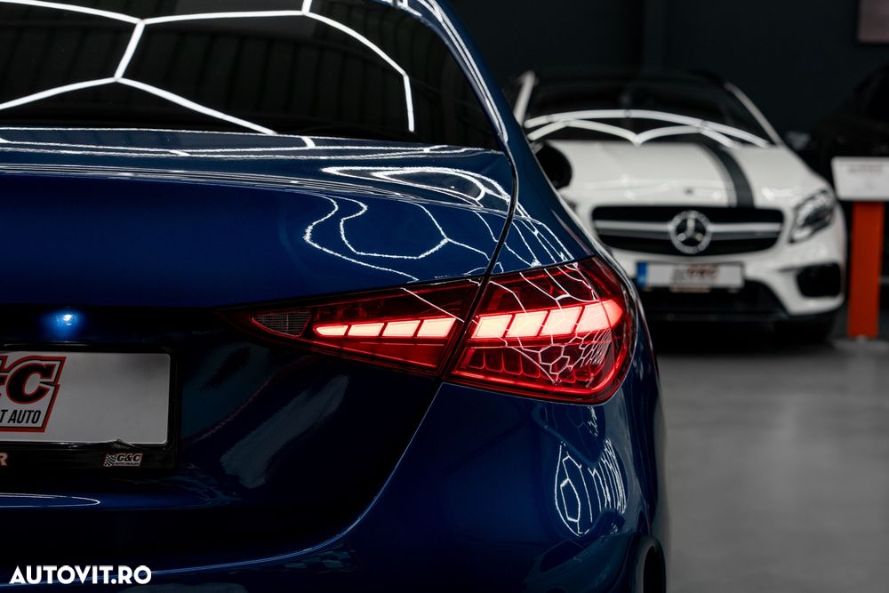 Mercedes-Benz C 300 4Matic 9G-TRONIC AMG Line - 6