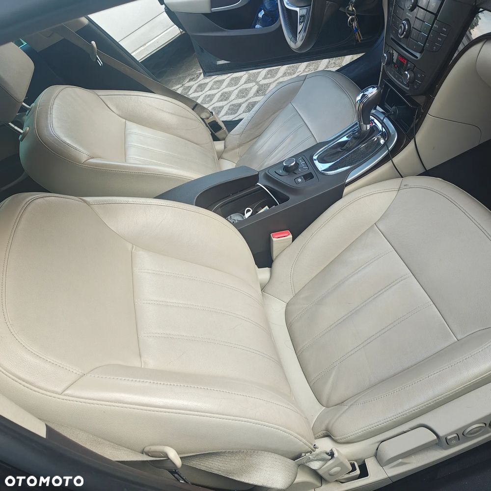 Opel Insignia 2.0 T Cosmo 4x4 - 9