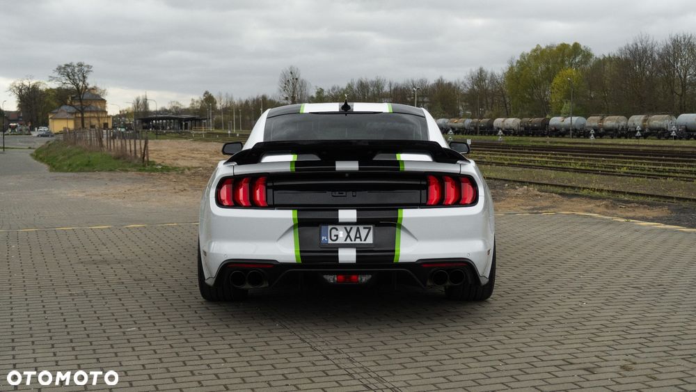 Ford Mustang - 7