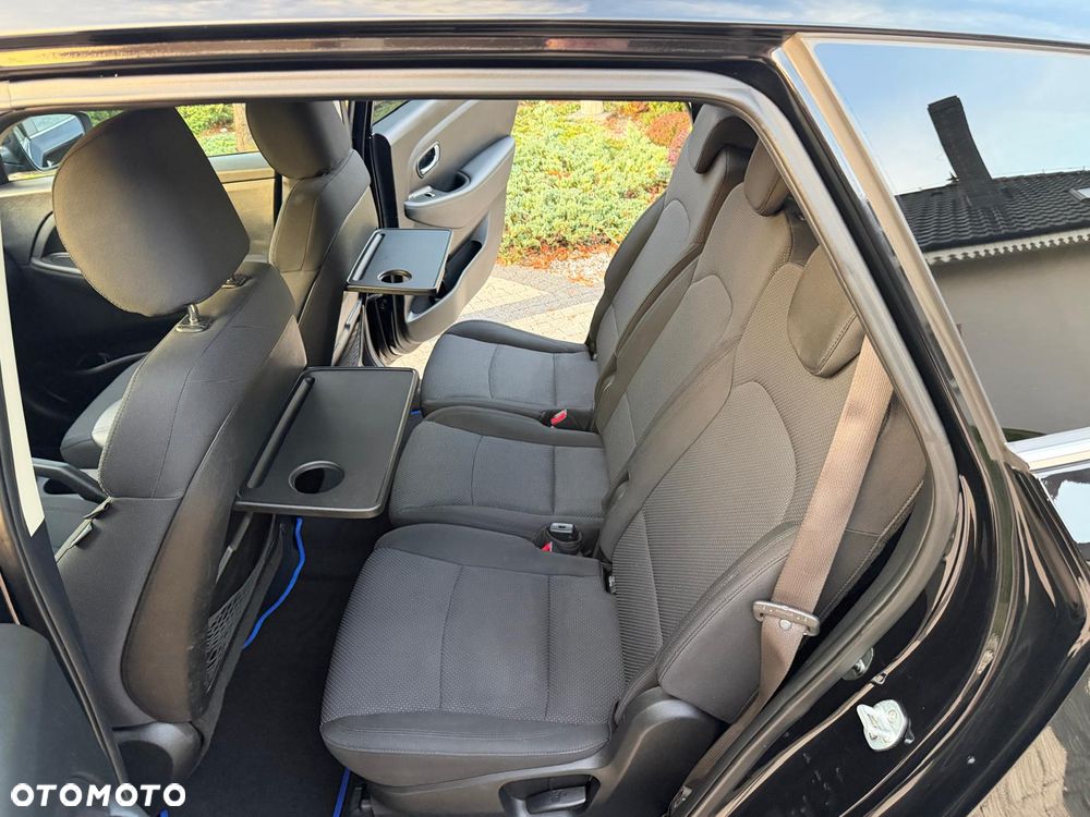 Kia Carens 1.7 CRDi L 7os - 19