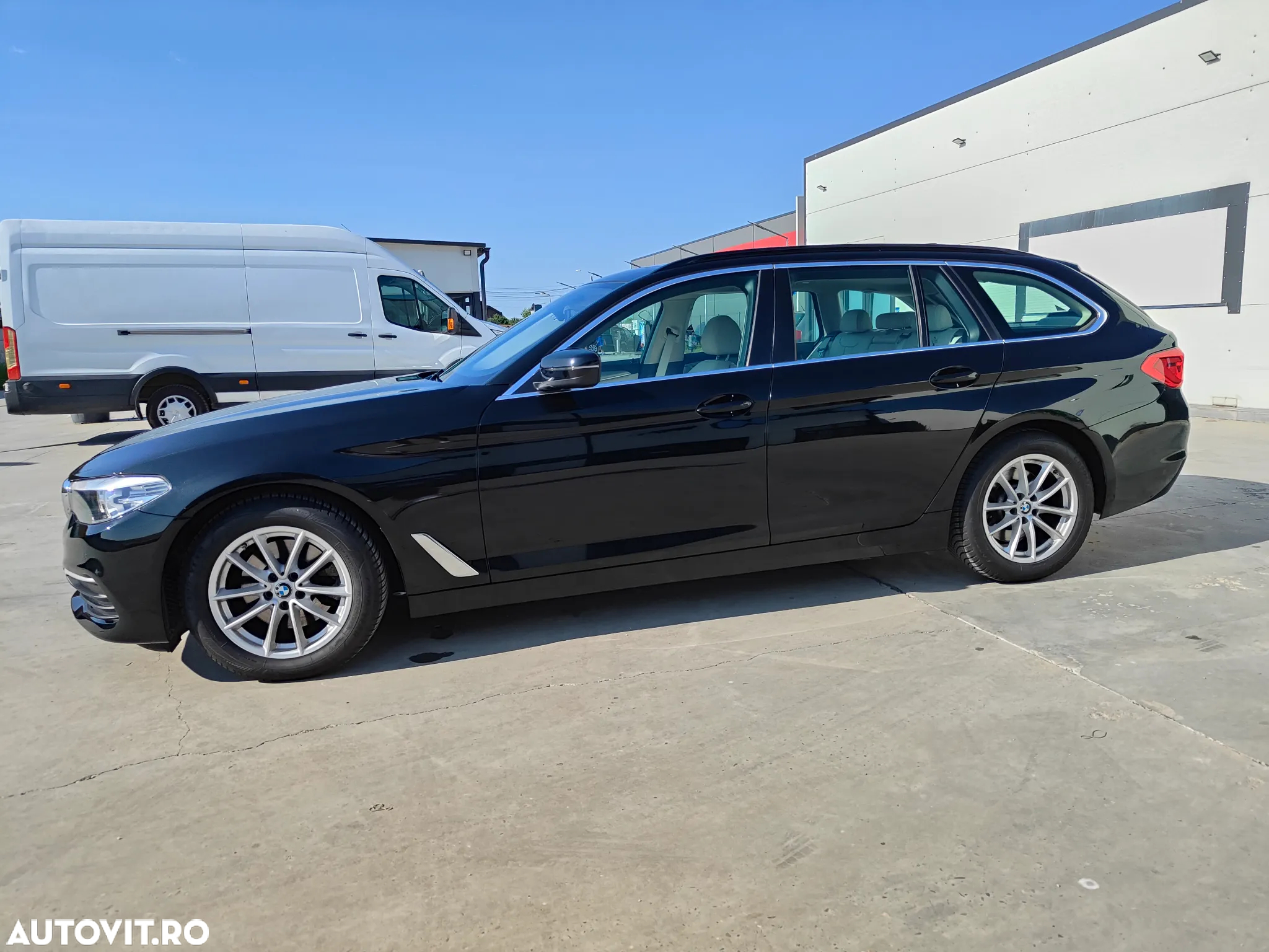 BMW Seria 5 520i Touring Aut. - 3