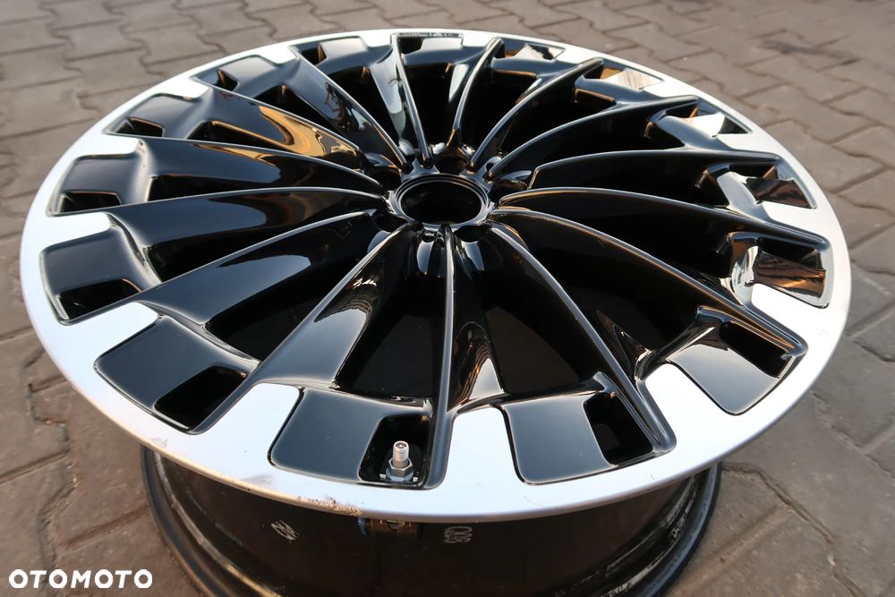 381 Felga Aluminiowa Mercedes A2964011800 9,5x22et30 - 16