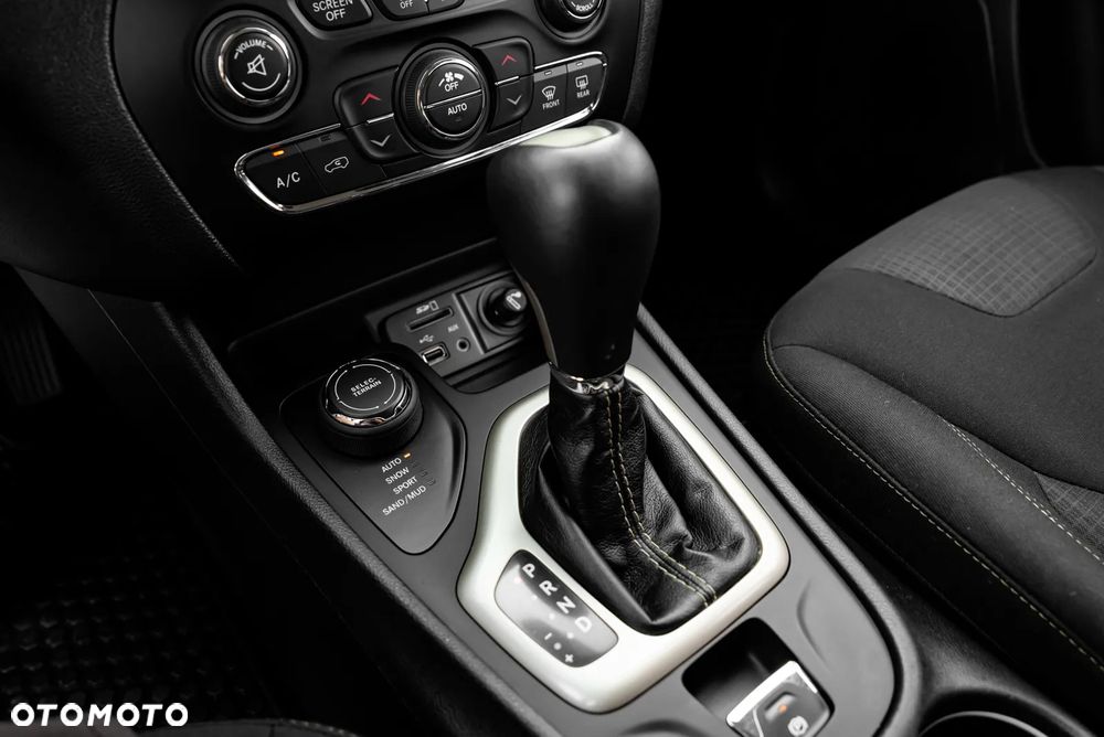 Jeep Cherokee 2.2 Multijet Active Drive I Automatik Night Eagle - 37
