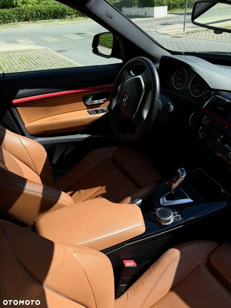 BMW Seria 3 320d xDrive Sport Line - 32