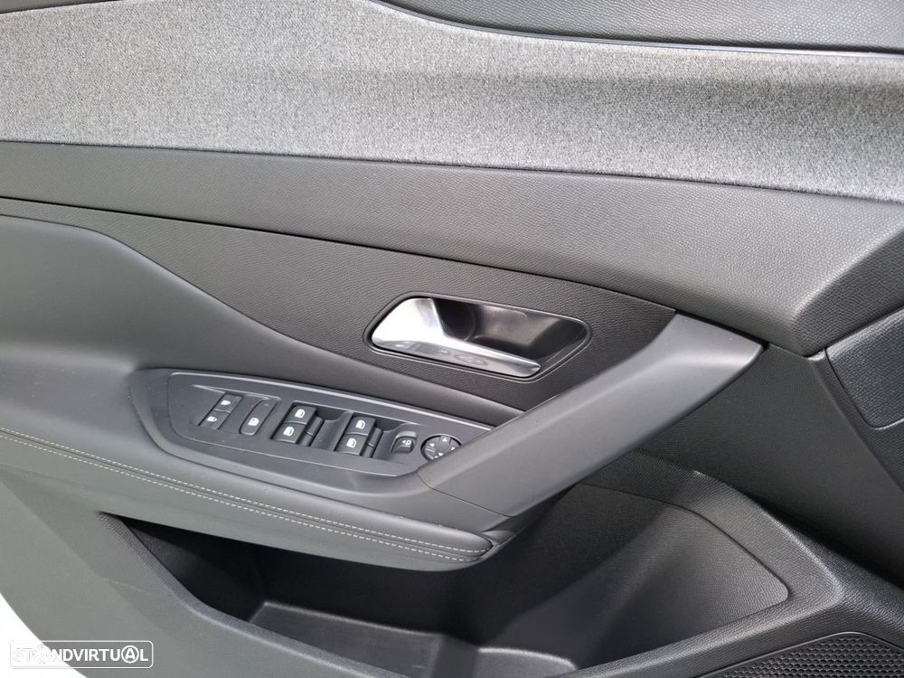 Peugeot 308 1.5 BlueHDi Allure EAT8 - 26