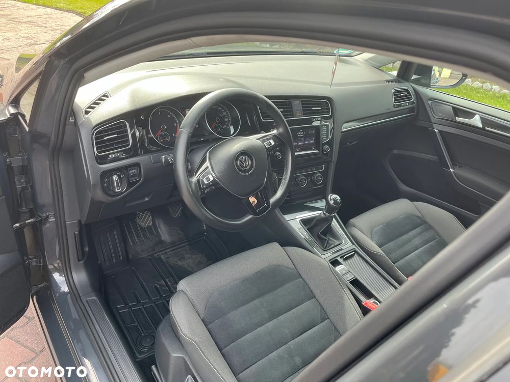 Volkswagen Golf 2.0 TDI SCR Highline - 18