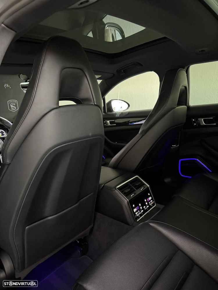 Porsche Panamera Sport Turismo - 12