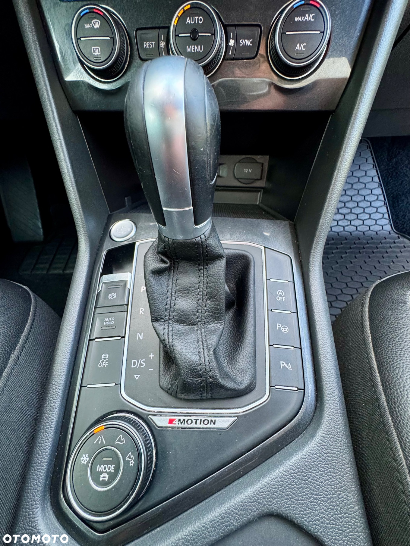 Volkswagen Tiguan 2.0 TSI 4Mot Perfectline R-Style DSG - 25