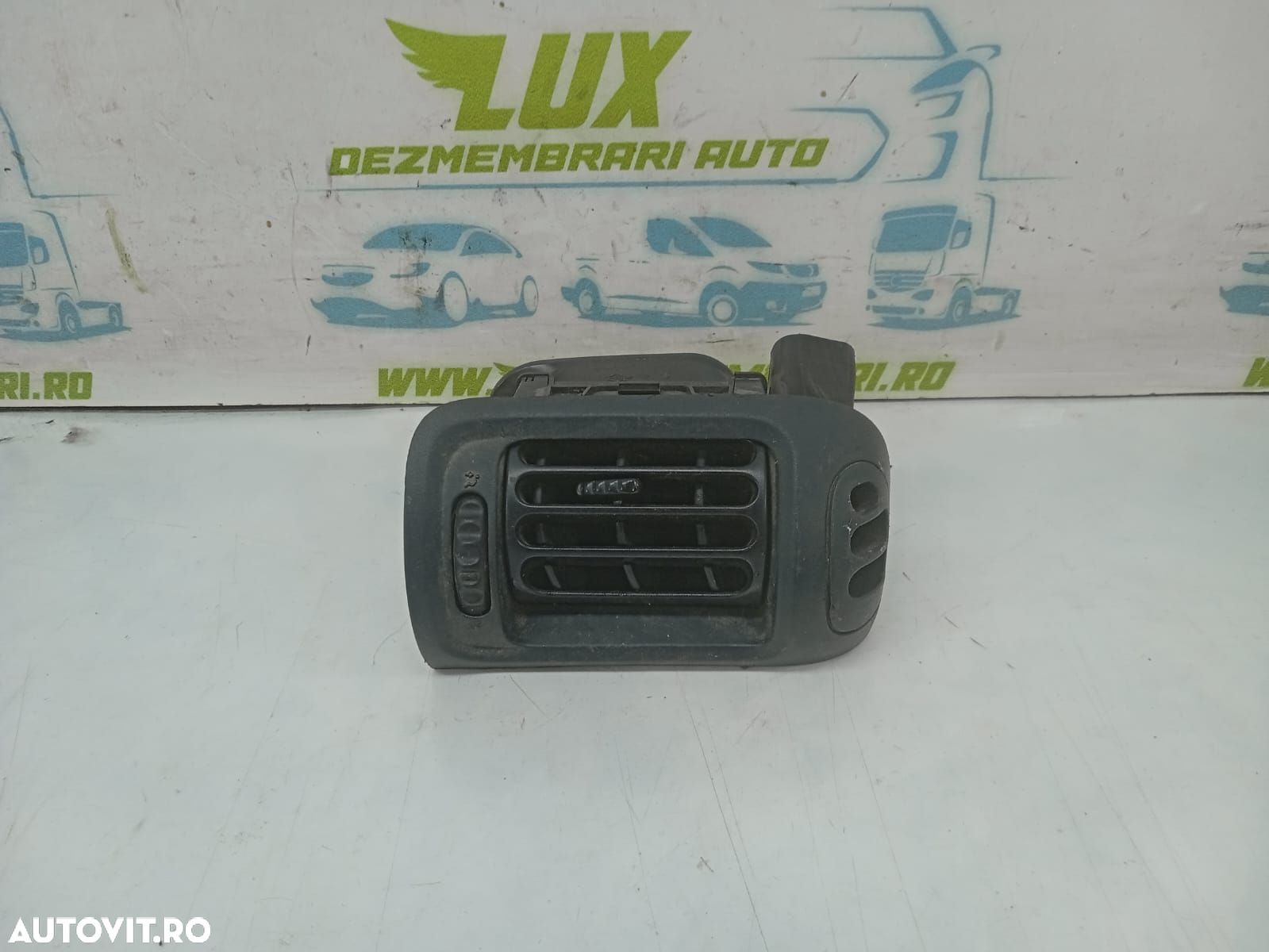 Grila aer bord stanga 95095311 Renault Clio 2 [1998 - 2005] - 1